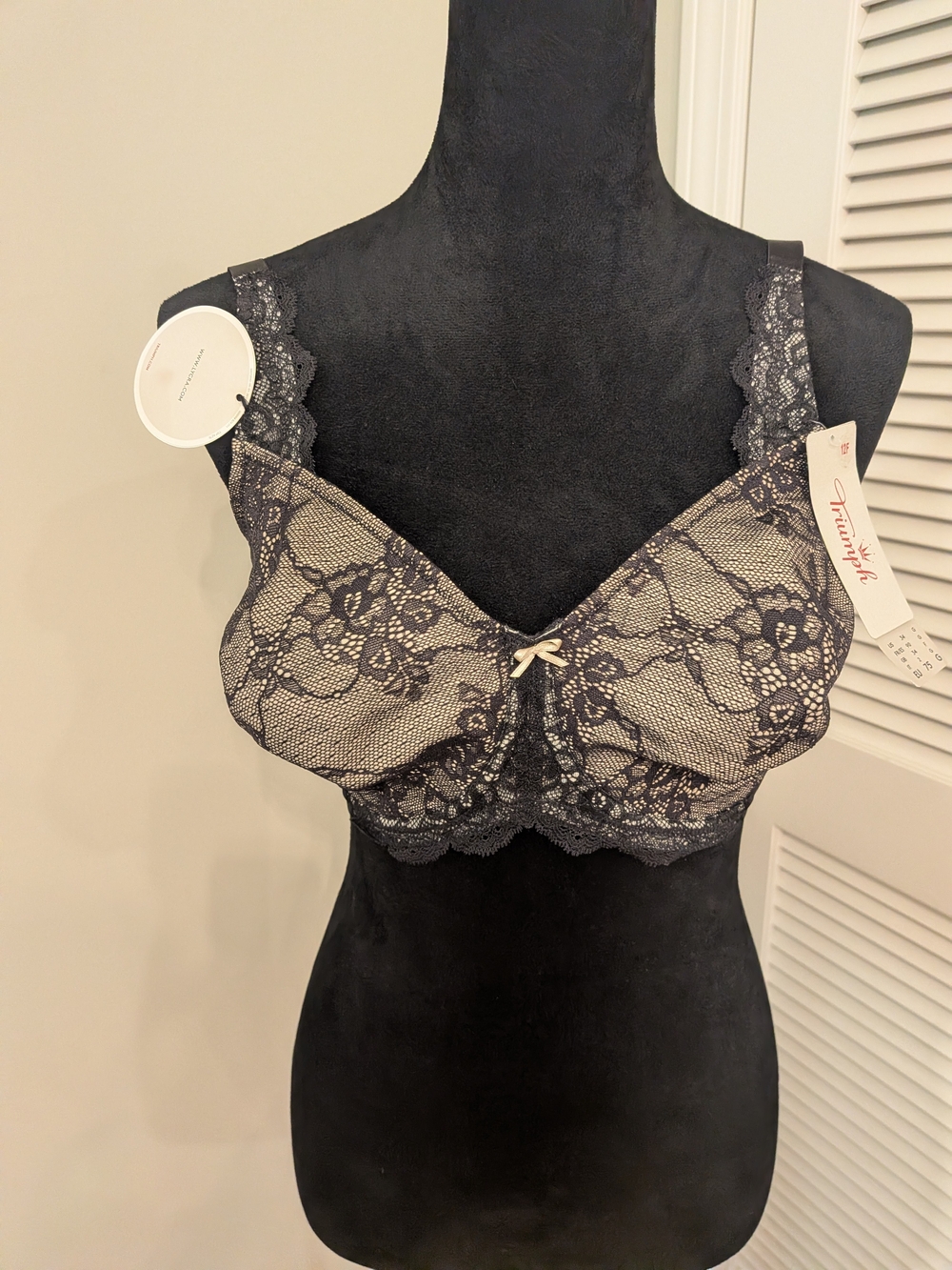 Triumph Black Lace Overlay Nude-Contrast Bra Size 34/G Made In India